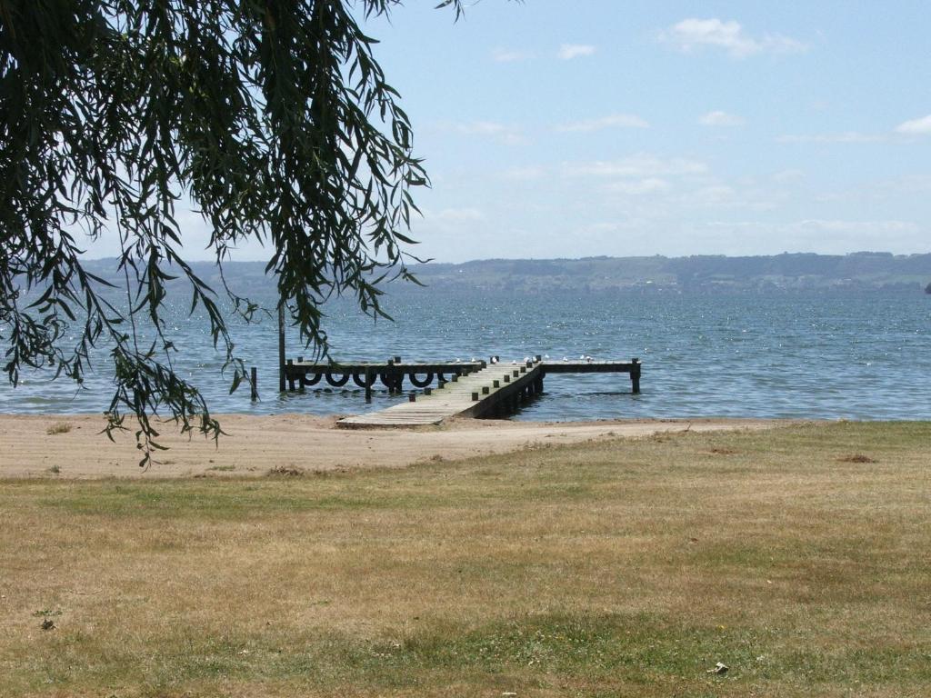 Cedarwood Lakeside Motel & Conference Venue Rotorua Eksteriør billede